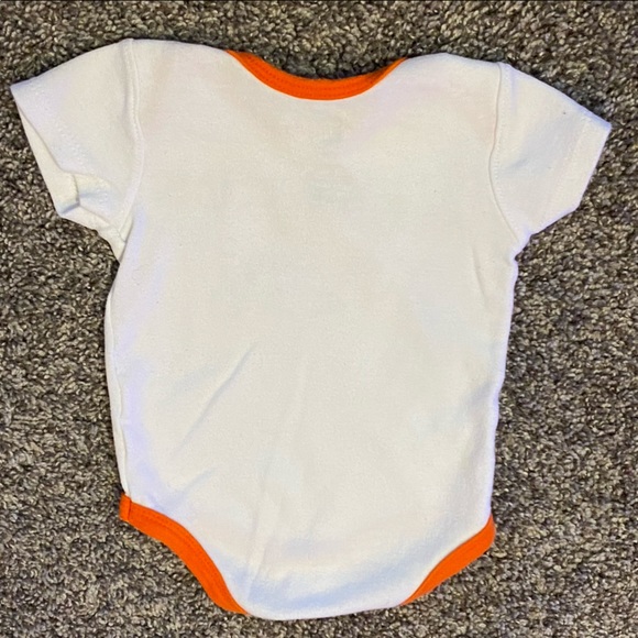 Official NFL team store Denver Broncos onesie size 0 to 3 months - Picture 3 of 3